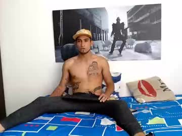 Vídeo pornô gay de Marcelo pauzão e Yago.